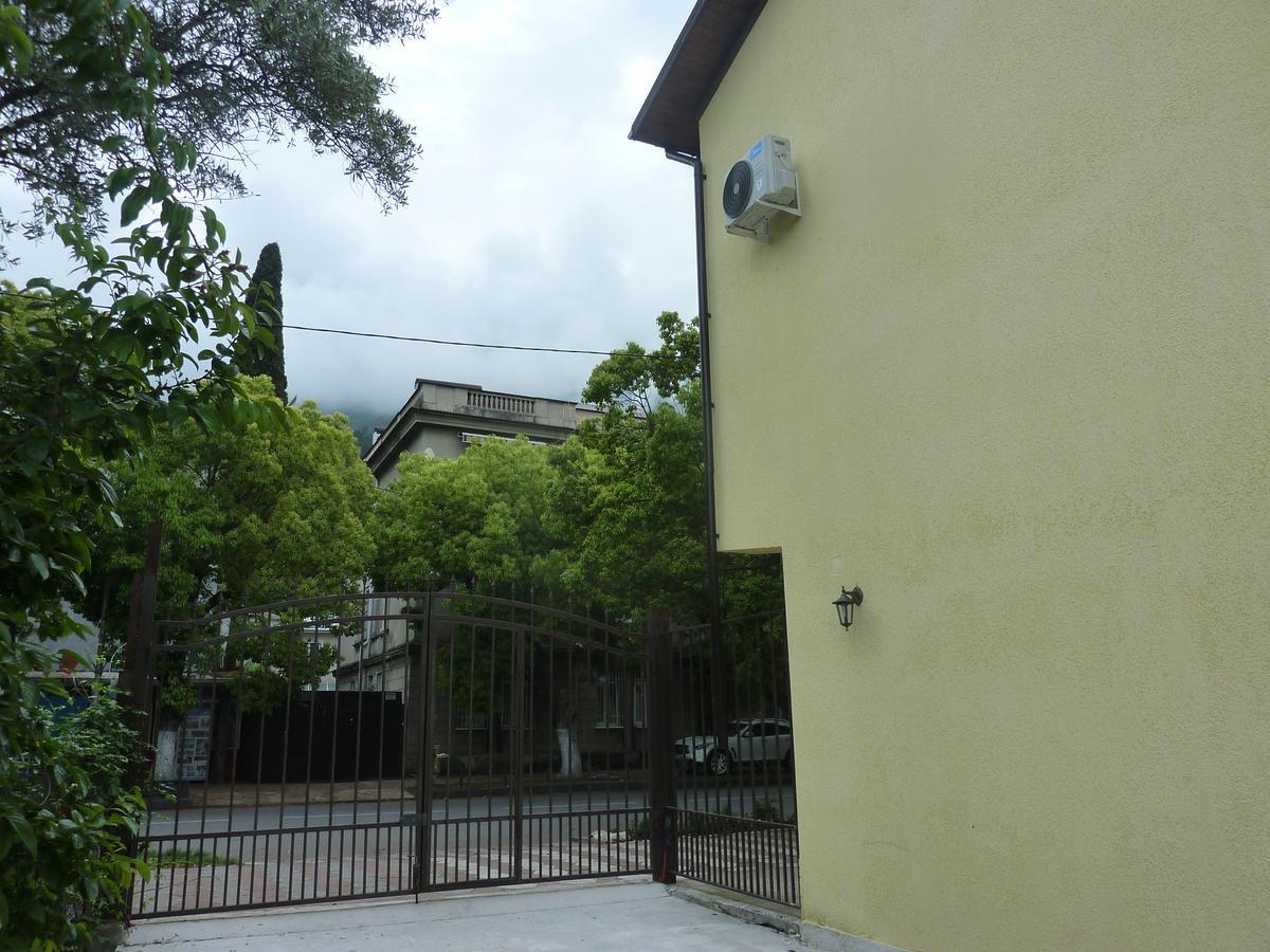 Guest House Letto Gagra Exterior foto