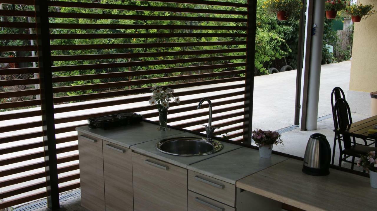 Guest House Letto Gagra Exterior foto